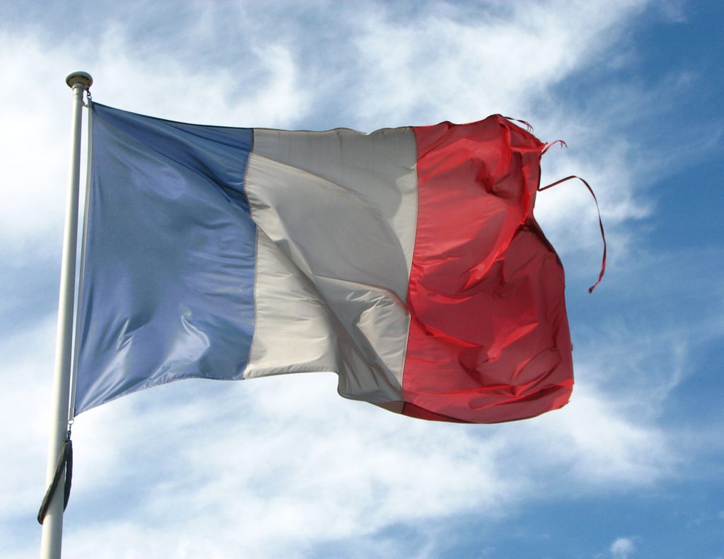 Old_Frayed_French_Flag_(6032746234)